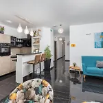 Cozy In With Wifi Apartment Pula