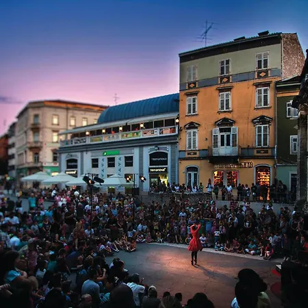 Beautiful In With Wifi * 풀라