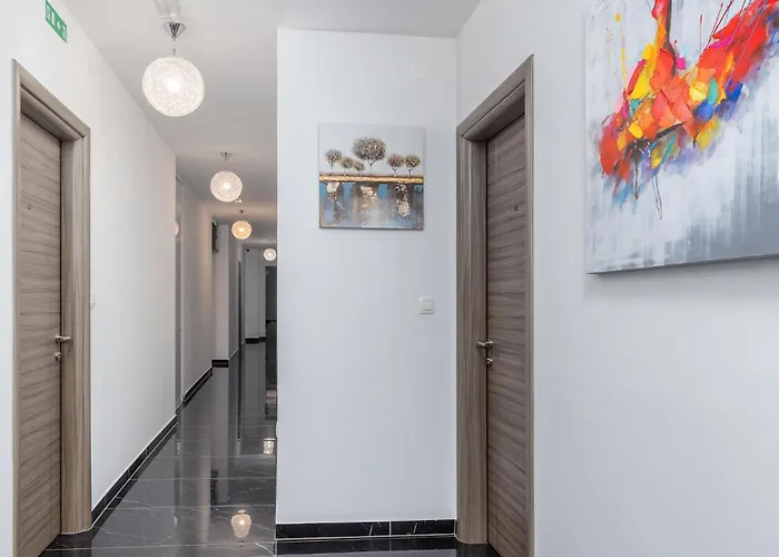 Beautiful In With Wifi 풀라